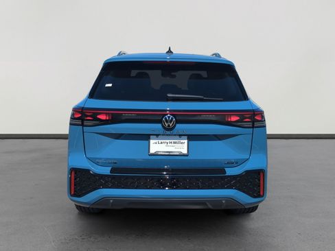 New 2026 Volkswagen Tiguan SEL R-Line image 4