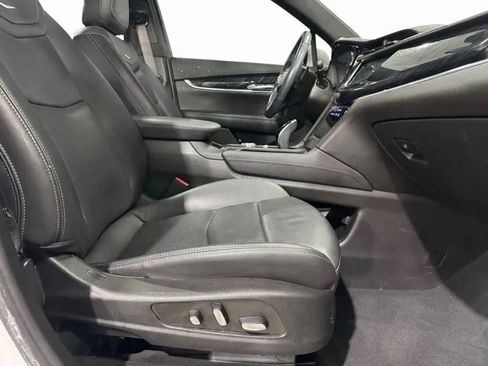 Used 2023 Cadillac XT6 Premium Luxury image 18