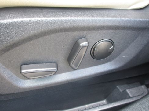 Used 2024 Ford Edge SEL w/ Convenience Package AWD/4WD image 36