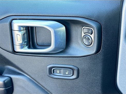 Used 2021 Jeep Wrangler Unlimited Sport image 18