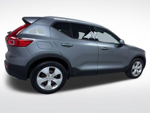 Used 2019 Volvo XC40 T5 Momentum AWD/4WD image 8