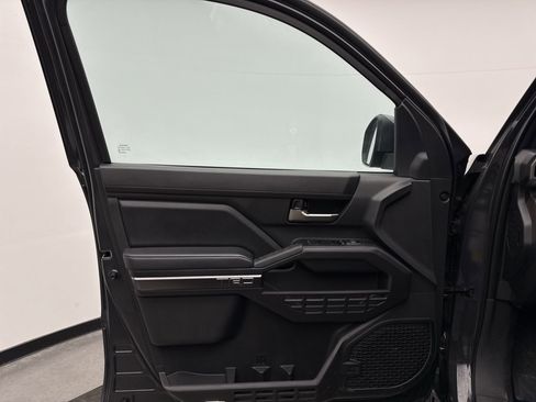 Used 2024 Toyota Tacoma TRD Sport w/ TRD Sport Upgrade Package image 9