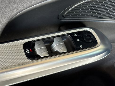 Used 2025 Mercedes-Benz E 350 4MATIC Sedan image 13