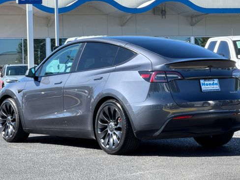 Used 2022 Tesla Model Y Performance AWD/4WD image 3