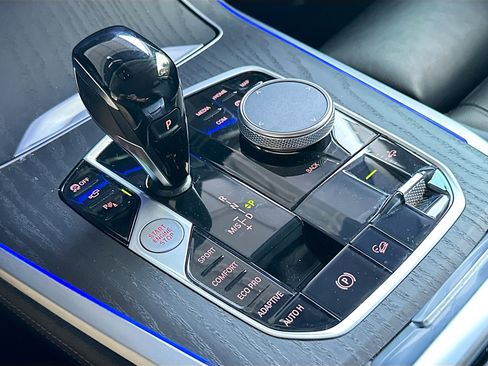 Certified 2022 BMW X7 xDrive40i w/ Premium Package image 17