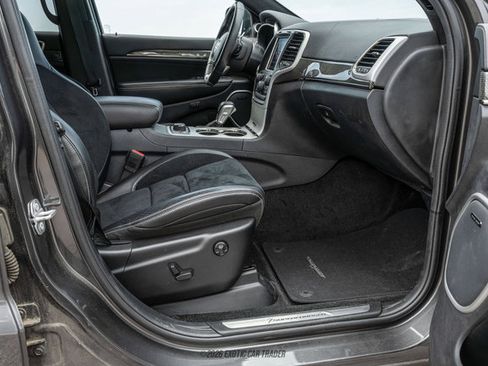 Used 2018 Jeep Grand Cherokee Trackhawk AWD/4WD image 24