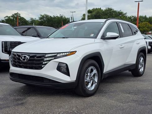 Used 2023 Hyundai Tucson SEL FWD image 2
