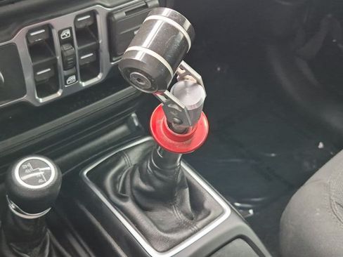 Used 2020 Jeep Gladiator Sport w/ Quick Order Package 23S AWD/4WD image 11