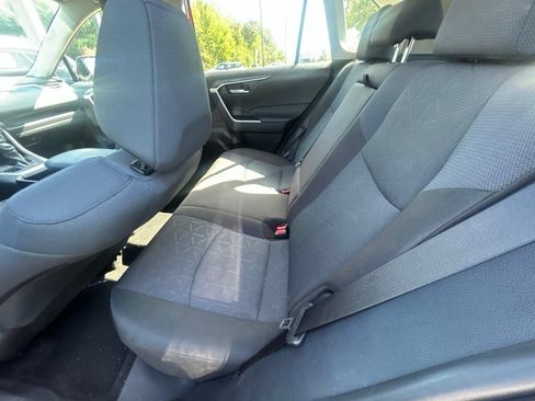 Used 2025 Toyota RAV4 XLE AWD/4WD image 11