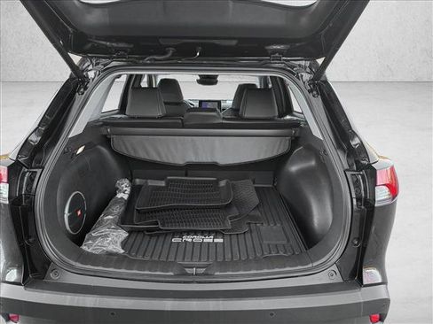 Certified 2025 Toyota Corolla Cross XLE image 7