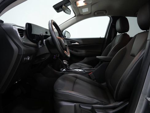 Used 2025 Buick Encore GX Preferred FWD image 12