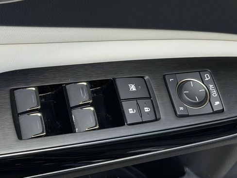 Certified 2025 Lexus ES 300h Ultra Luxury w/ Accessory Package (Z1) FWD image 23