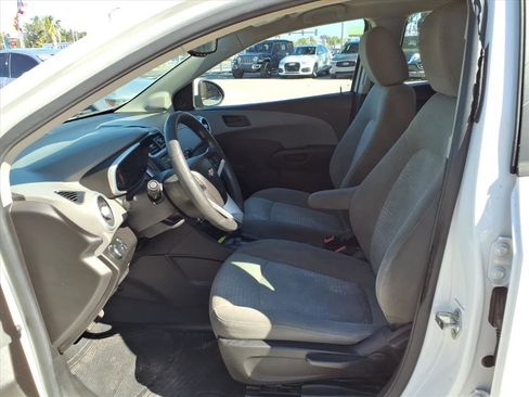 Used 2019 Chevrolet Sonic LT image 11