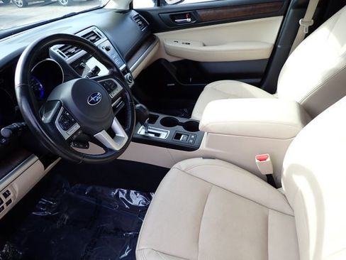 Used 2016 Subaru Outback 3.6R Limited AWD/4WD image 9