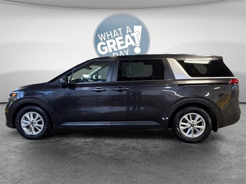 Certified 2024 Kia Carnival LX image 7