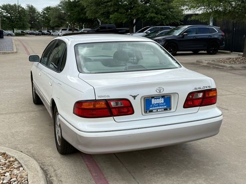 Used 1999 Toyota Avalon XL image 3