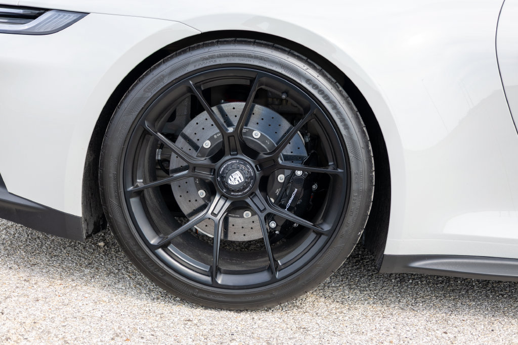 Used 2024 Porsche 911 GT3 RWD image 23