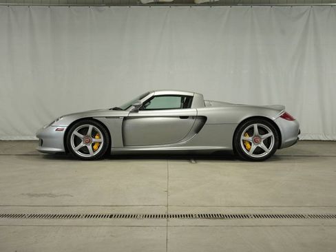 Used 2005 Porsche Carrera GT image 2