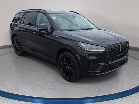 New 2026 Lincoln Aviator Reserve w/ Jet Appearance Package AWD/4WD image 3