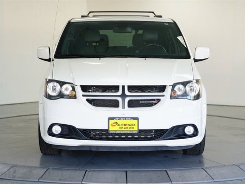 Used 2018 Dodge Grand Caravan GT image 2