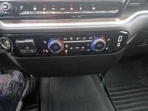 Used 2025 Chevrolet Silverado 2500 LT w/ Safety Package image 25