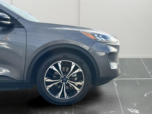 Used 2022 Ford Escape SE w/ SE Sport Appearance Package image 10