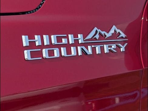 Used 2025 Chevrolet Tahoe High Country AWD/4WD image 23