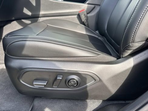 New 2026 Jeep Grand Cherokee Limited w/ Trailer Tow Package image 16