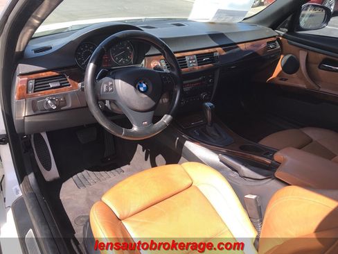 Used 2013 BMW 335i Convertible image 12