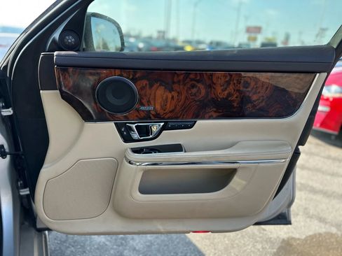 Used 2016 Jaguar XJ L Portfolio image 20