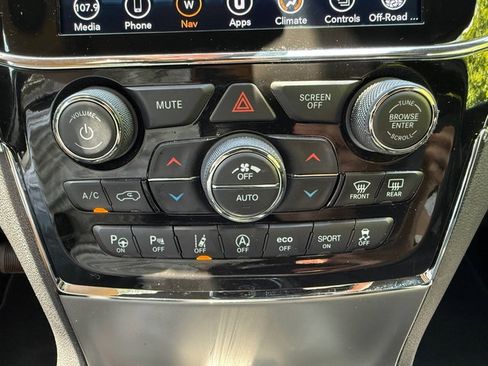 Used 2019 Jeep Grand Cherokee Limited AWD/4WD image 26