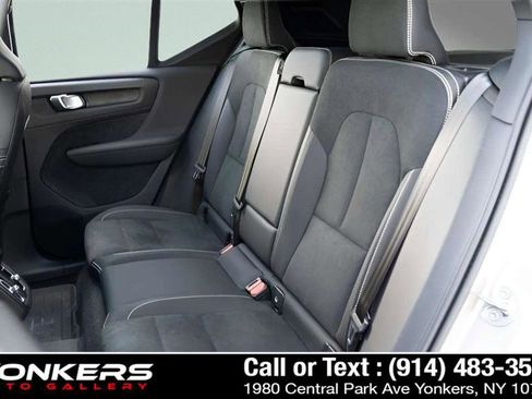 Used 2023 Volvo XC40 B5 Ultimate w/ Protection Package Premier image 25