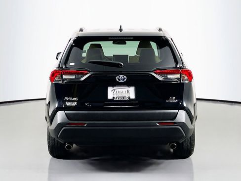Used 2024 Toyota RAV4 LE AWD/4WD image 6