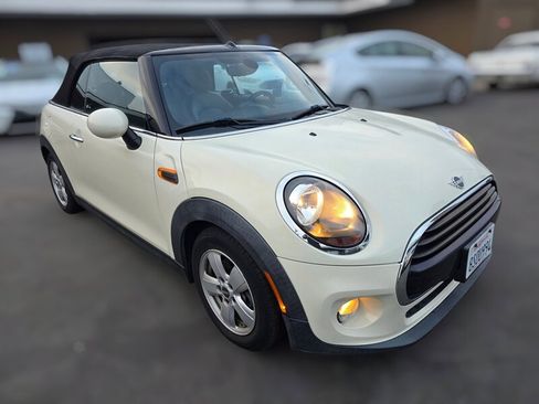 Used 2019 MINI Cooper Convertible image 2