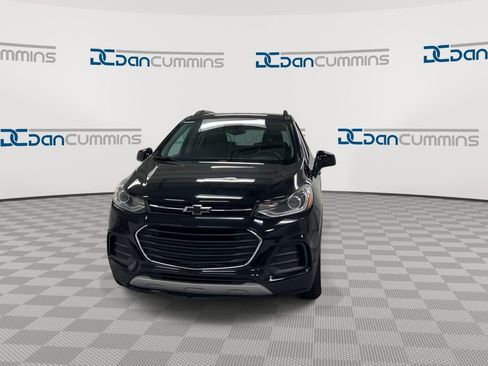 Used 2020 Chevrolet Trax LT FWD image 3