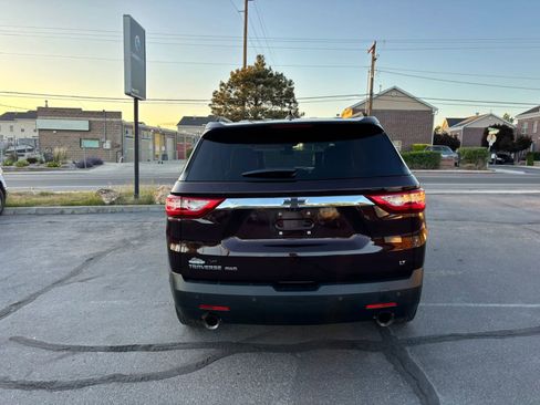 Used 2020 Chevrolet Traverse LT w/ LT Premium Package AWD/4WD image 6