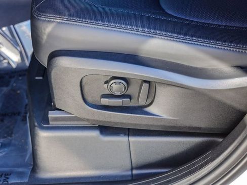 Used 2024 Land Rover Defender 110 X-Dynamic SE image 23