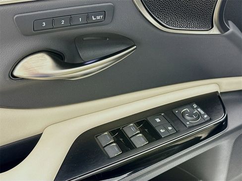 Used 2024 Lexus ES 350 Ultra Luxury image 20