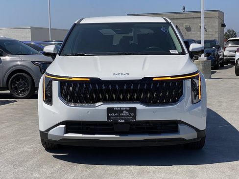 New 2026 Kia Carnival LXS FWD image 9
