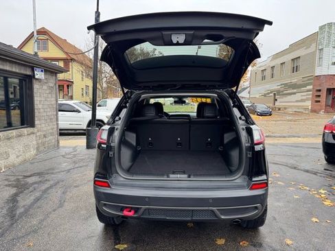 Used 2019 Jeep Cherokee Trailhawk w/ Cold Weather Group image 27