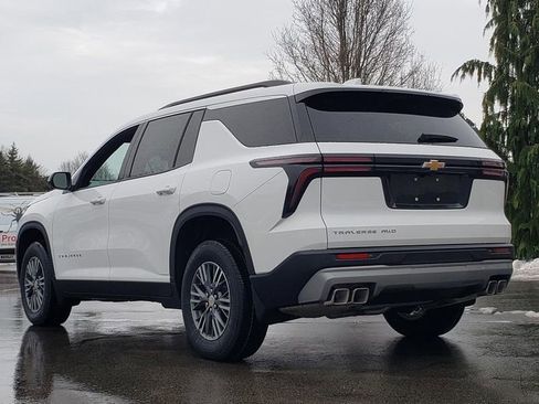 New 2026 Chevrolet Traverse LT w/ Driver Confidence Package AWD/4WD image 4