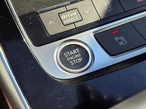 Used 2025 Audi Q7 2.0T Premium w/ Convenience Package image 39