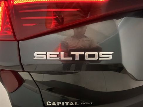 Used 2023 Kia Seltos S image 25