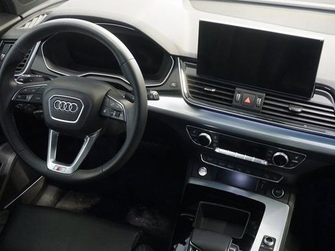 Used 2024 Audi Q5 2.0T Prestige w/ Prestige Package image 29