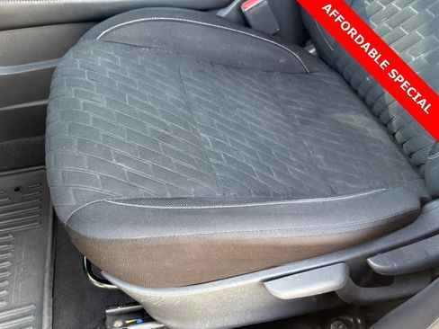 Used 2021 Nissan Kicks SV image 28