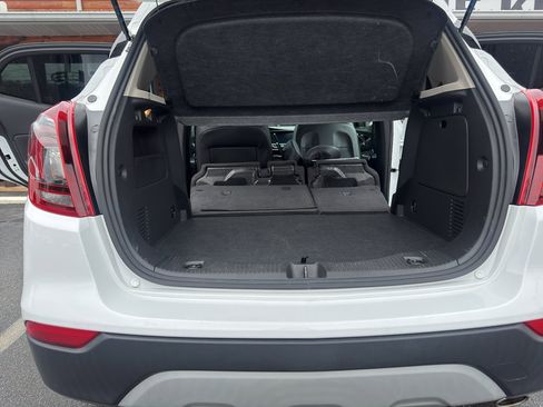 Used 2021 Buick Encore Preferred image 12