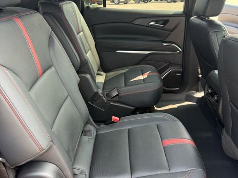 Used 2024 Chevrolet Traverse RS image 18