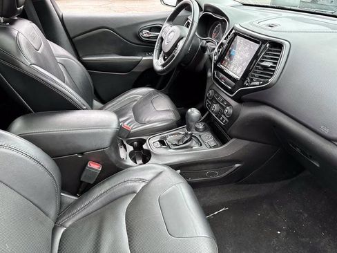 Used 2019 Jeep Cherokee Limited image 4
