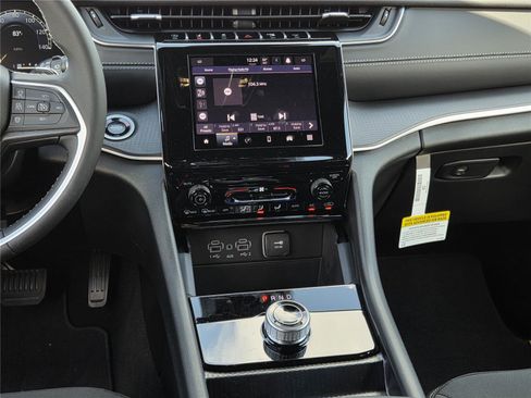 New 2026 Jeep Grand Cherokee Laredo RWD image 10