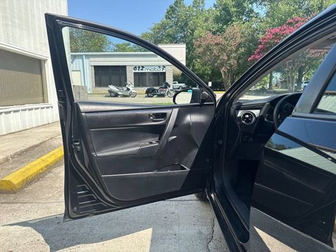 Used 2019 Toyota Corolla SE w/ SE Premium Package FWD image 14